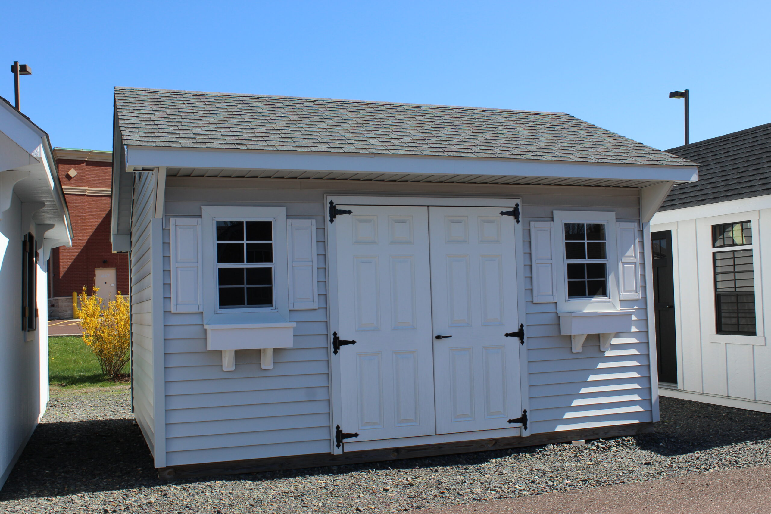 12×14 Garden Quaker with Vinyl Siding