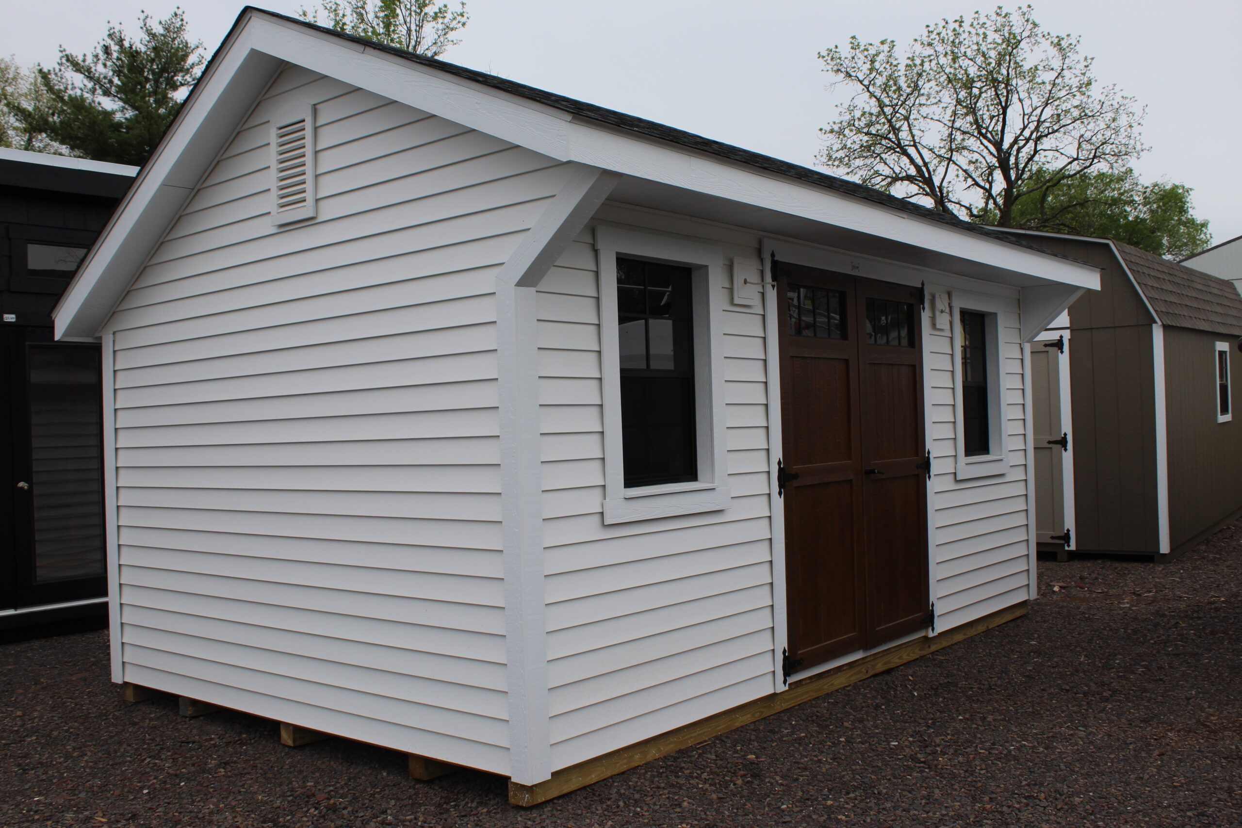 10×16 Garden Quaker with Vinyl Siding