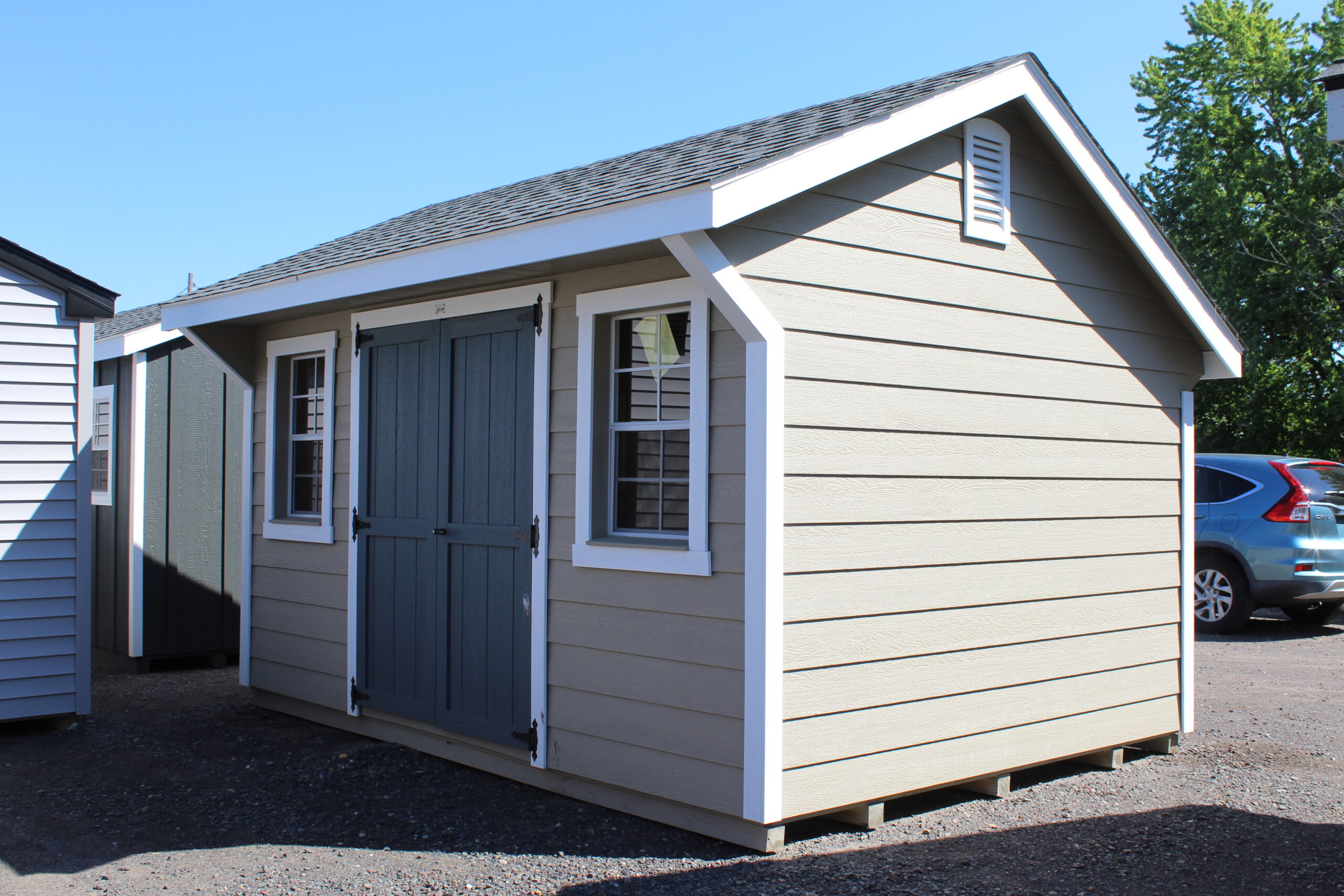 10×14 Garden Quaker with Lap Siding